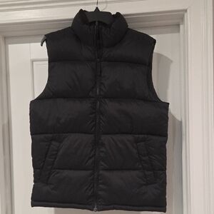 Old Navy Men's Black Puffer Vest